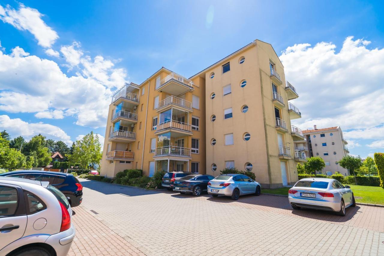 Myflat All-Season Apartment Siofok Luaran gambar